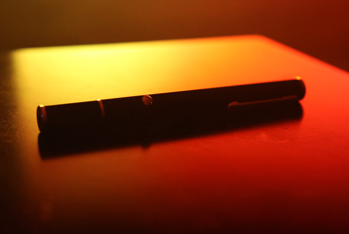 591nm Laser Pointer Pen, Golden Yellow (Tinker Tavern) – Tinker Lasers