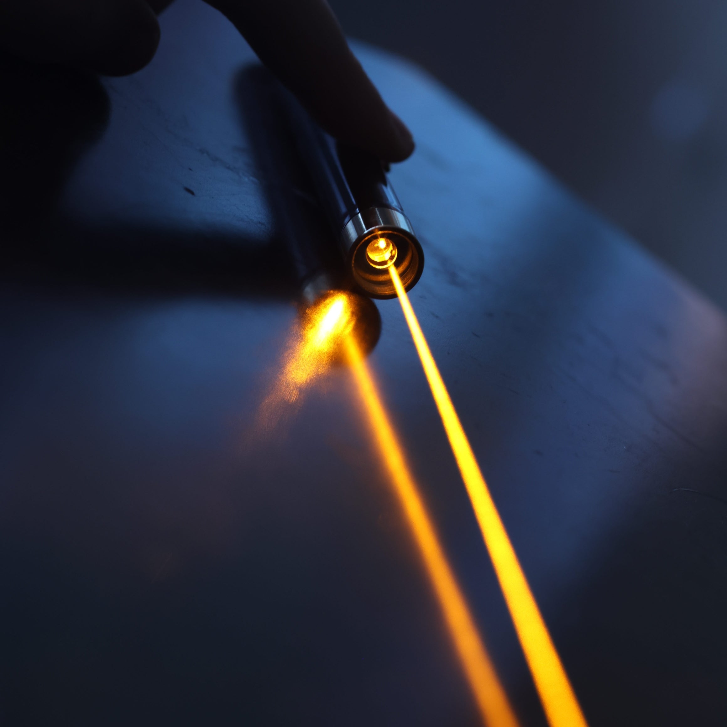 591nm Laser Pointer Pen, Golden Yellow (Tinker Tavern) – Tinker Lasers